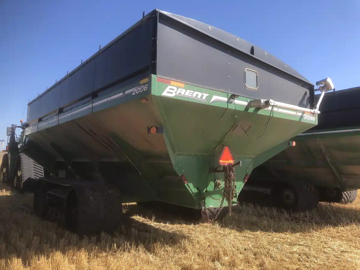 Gallery image 2 for Used 2014 Brent 2096 Grain Cart