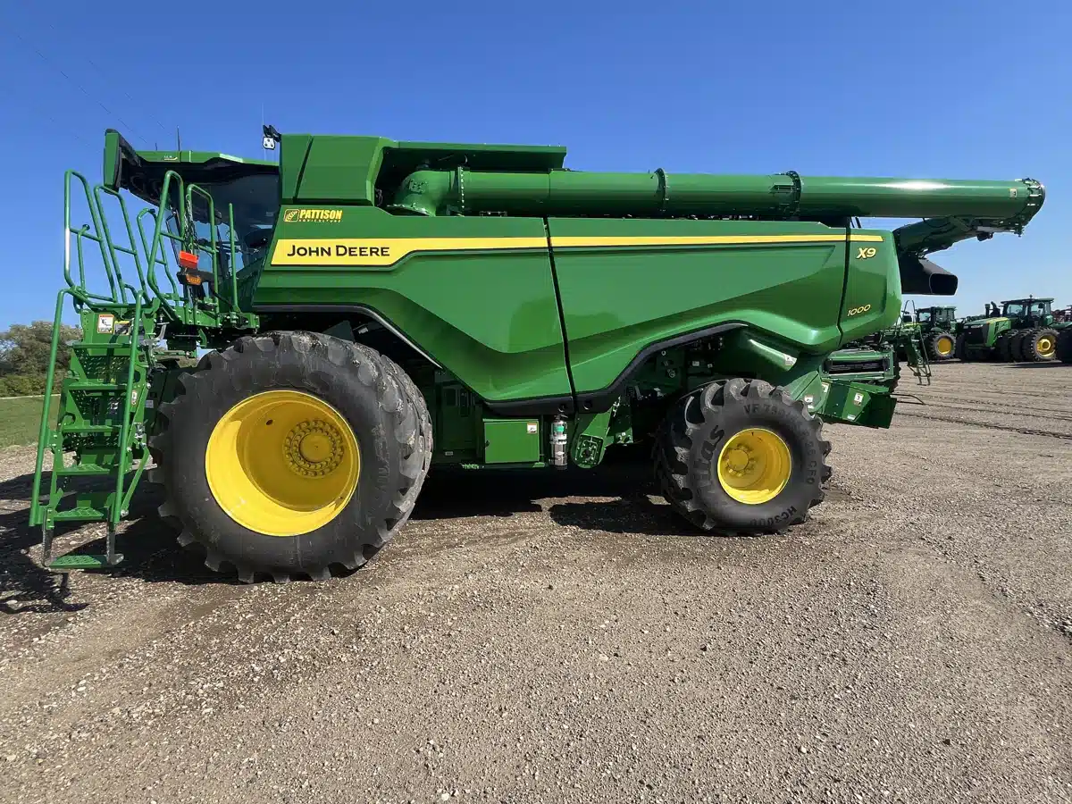 Gallery image 2 for Used 2024 John Deere X9 1000 Combine