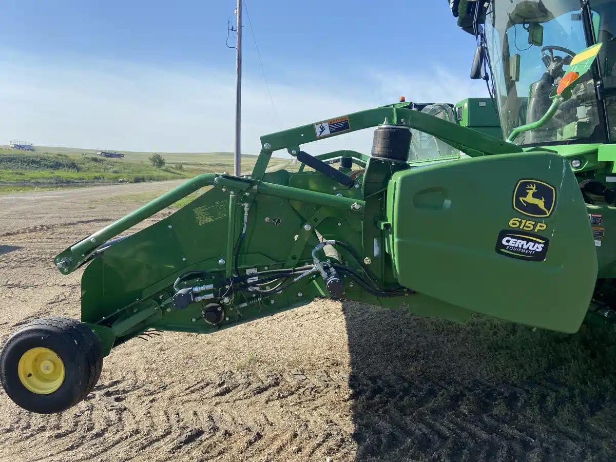 Gallery image 2 for Used 2018 John Deere 615P Header - Draper