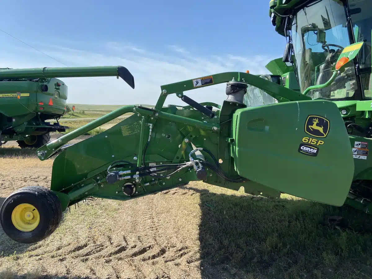 Gallery image 2 for Used 2018 John Deere 615P Header - Draper