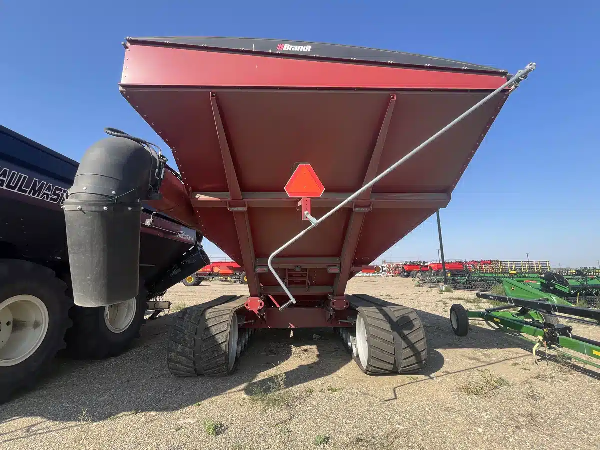 Gallery image 2 for Used 2022 Brandt 1520XT Grain Cart