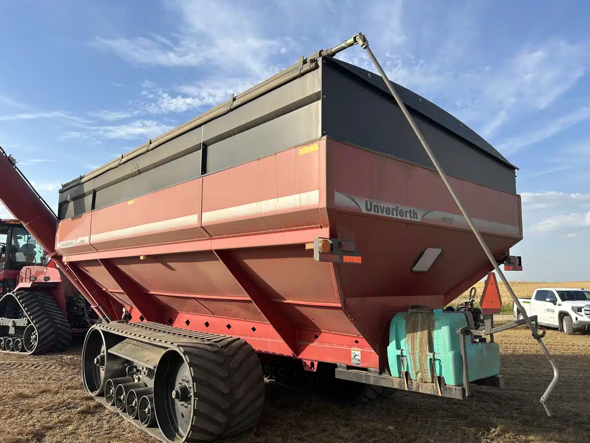 Gallery image 2 for Used 2014 Unverferth 1610 Grain Cart