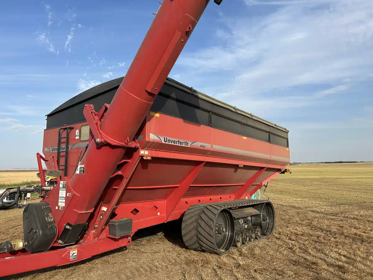 Gallery image 1 for Used 2014 Unverferth 1610 Grain Cart