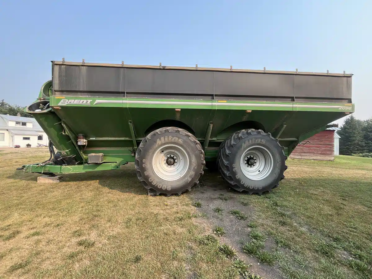 Gallery image 2 for Used 2019 Brent 2096 Grain Cart