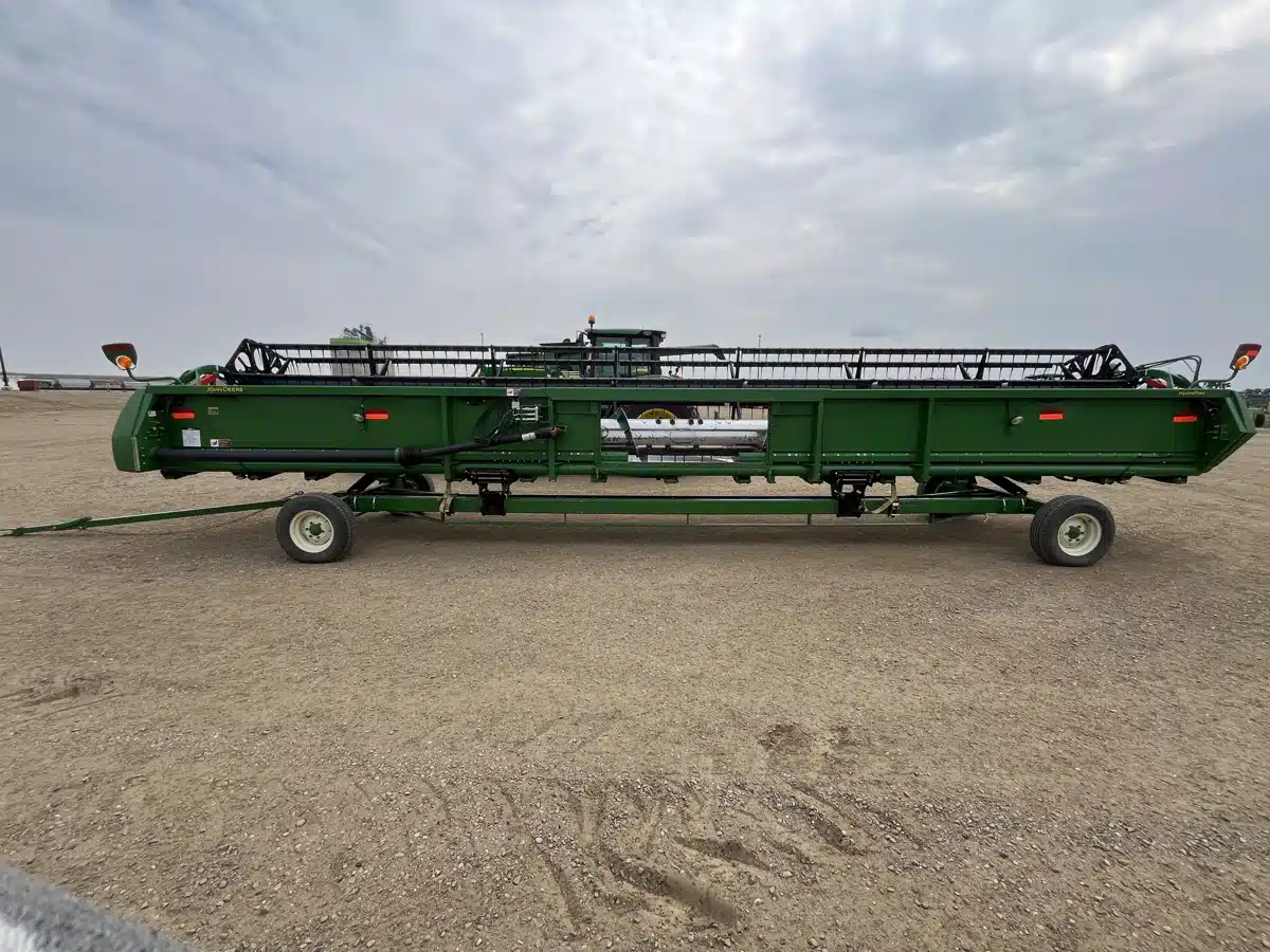 Gallery image 2 for Used 2018 John Deere 635F Header - Flex