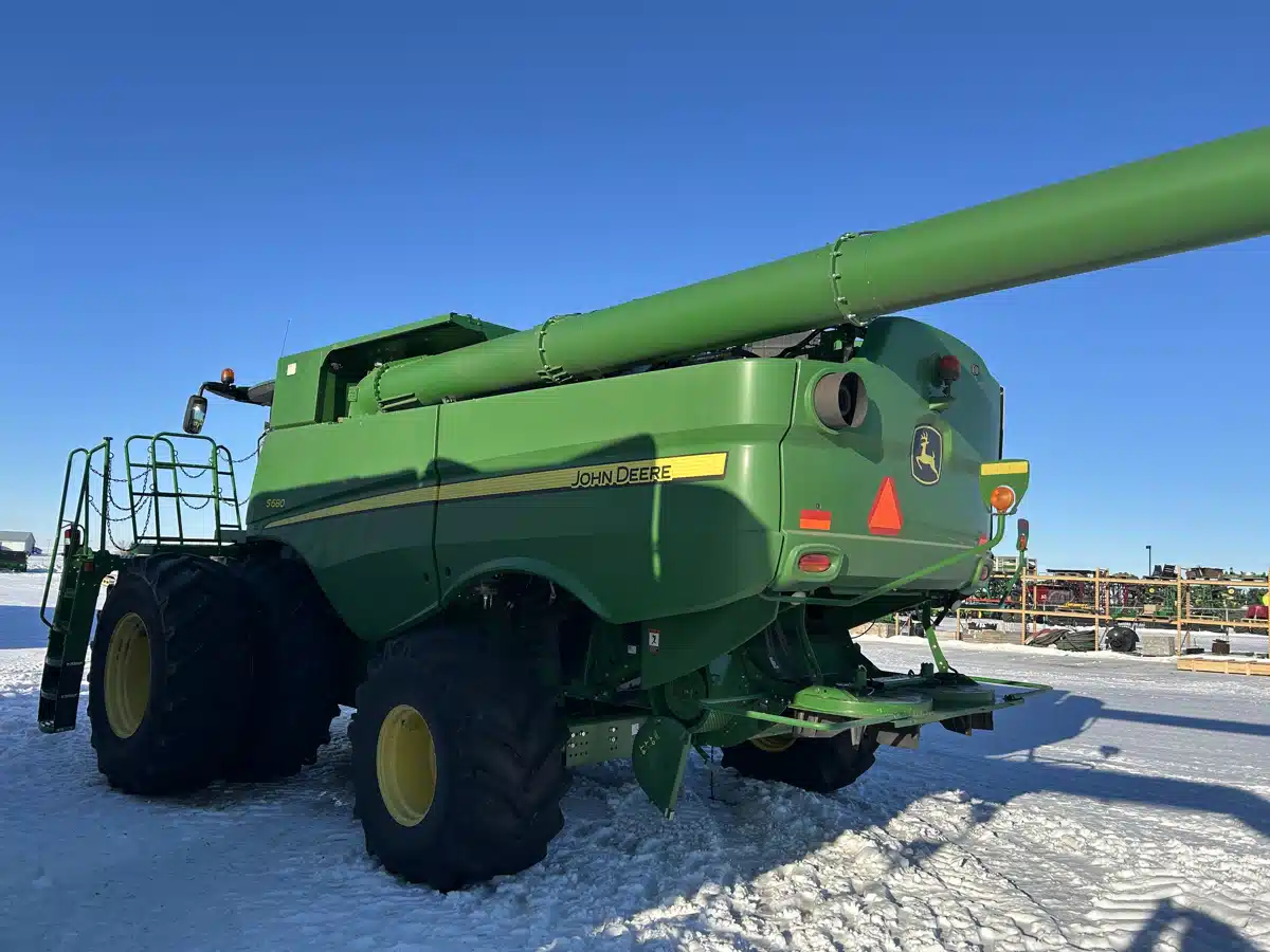 Gallery image 2 for Used 2017 John Deere S680 Combine