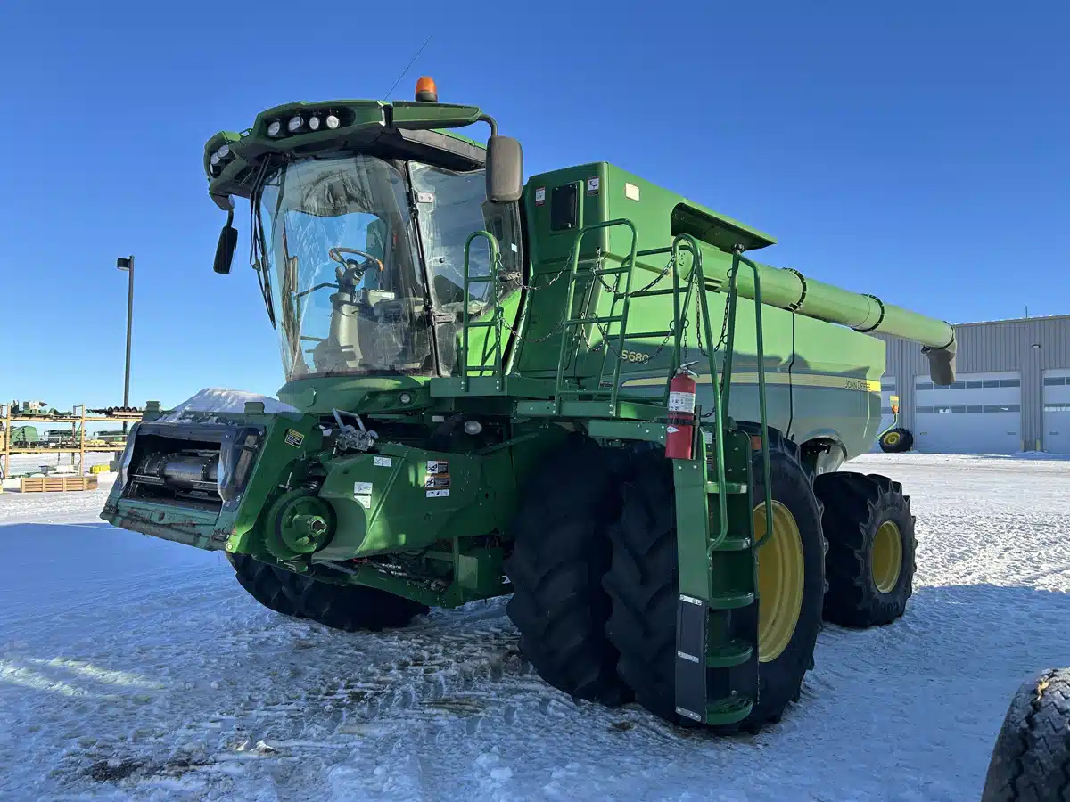 Gallery image 1 for Used 2017 John Deere S680 Combine