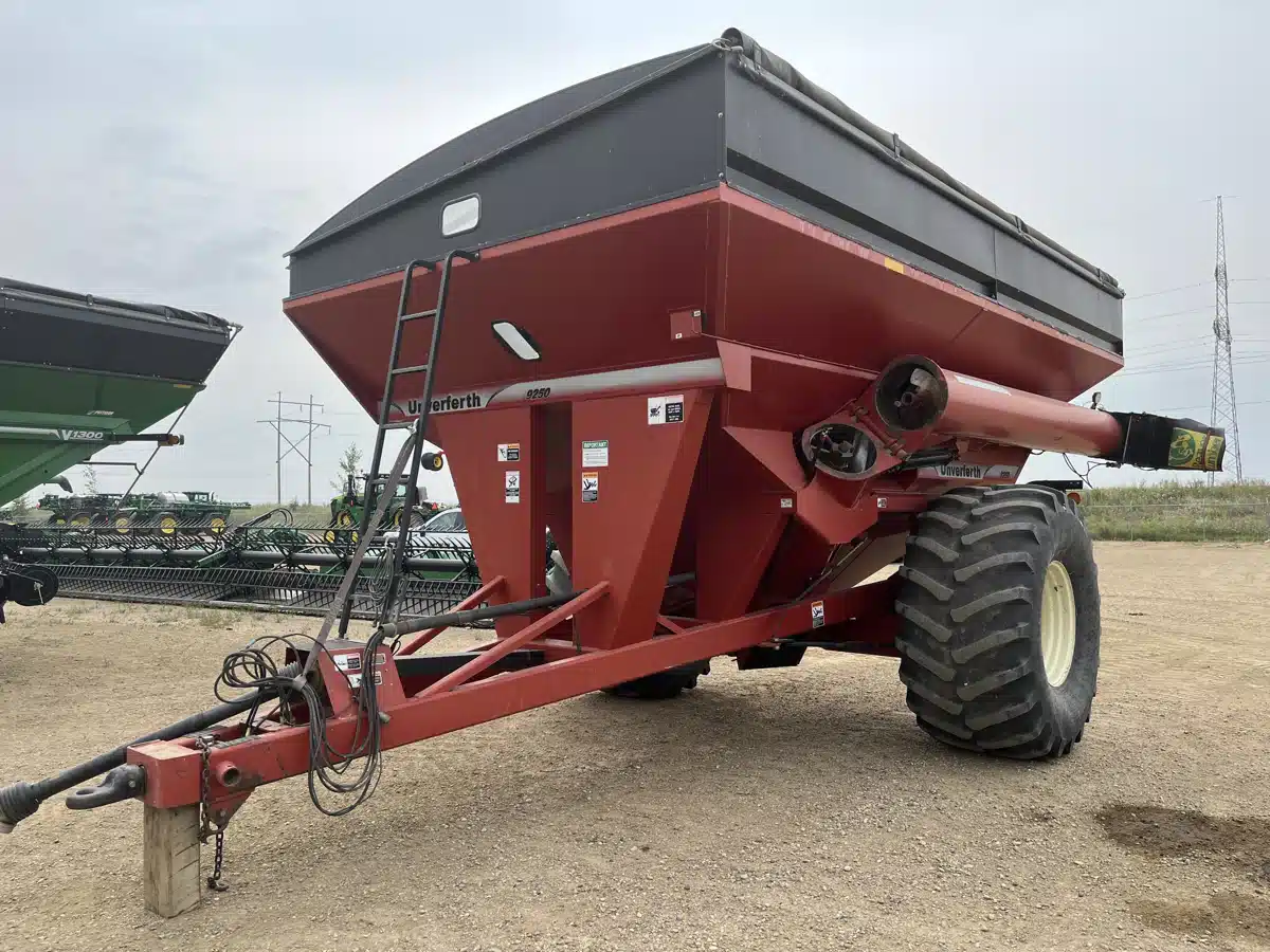 Gallery image 1 for Used 2010 Unverferth 9250 Grain Cart
