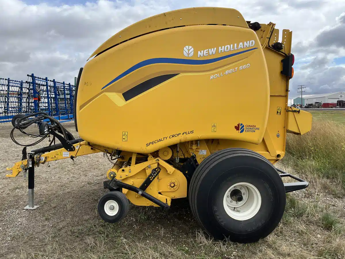 Gallery image 2 for Used 2022 New Holland ROLL-BELT 560 Round Baler