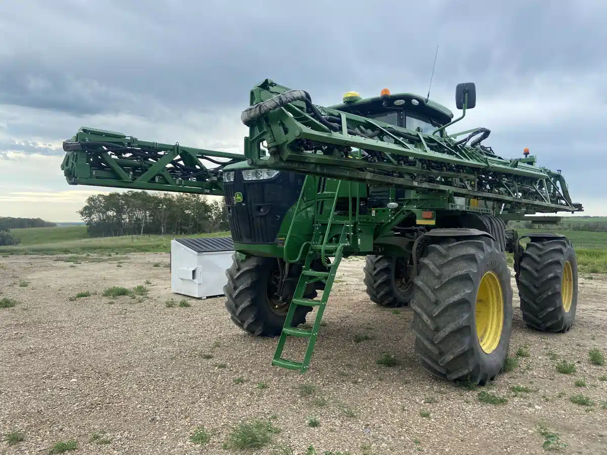 Gallery image 1 for Used 2018 John Deere R4038 Sprayer - Self Propelled
