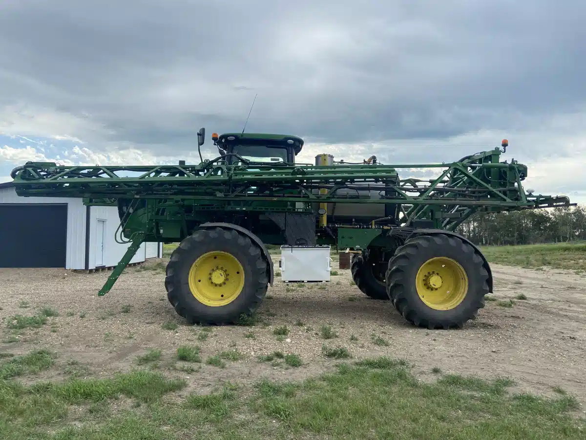Gallery image 2 for Used 2018 John Deere R4038 Sprayer - Self Propelled