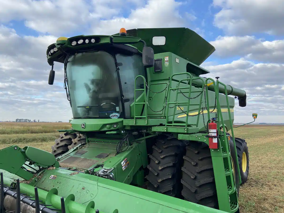 Gallery image 1 for Used 2013 John Deere S690 Combine