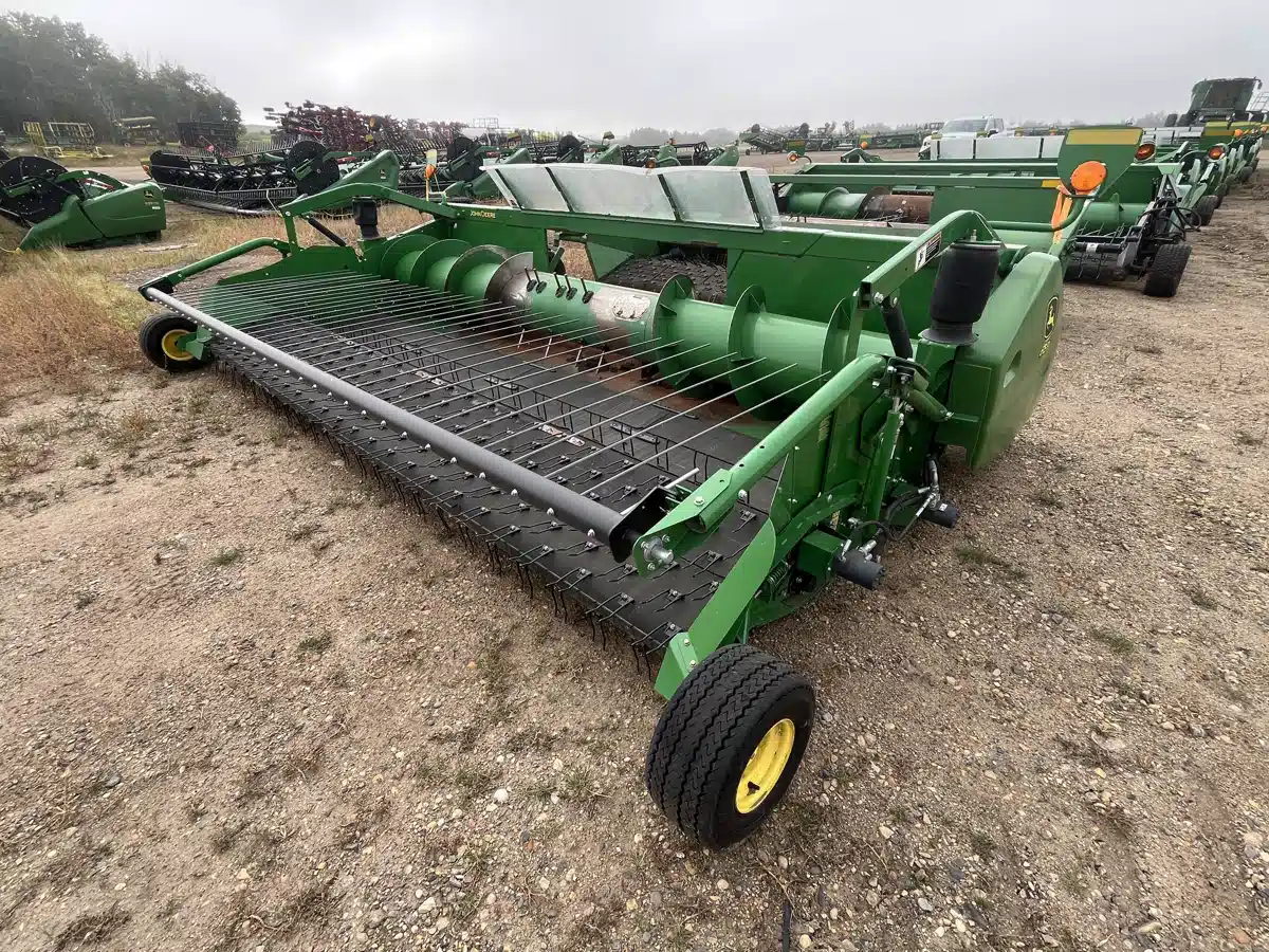 Gallery image 1 for Used 2018 John Deere 615P Header - Draper