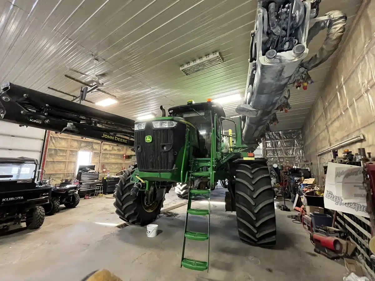 Gallery image 1 for Used 2018 John Deere R4045 Sprayer - Self Propelled