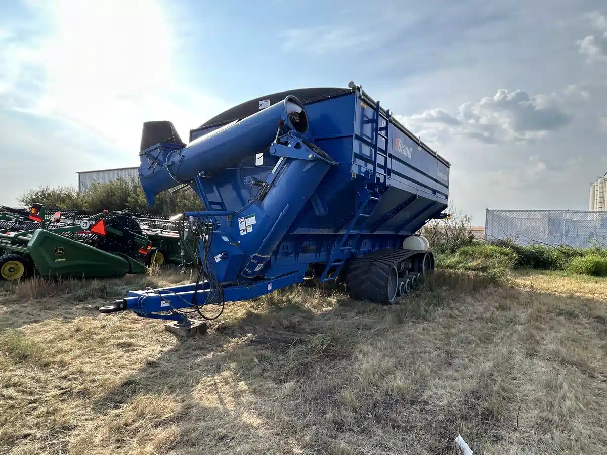 Gallery image 1 for 2016 Brandt 1522DXR Grain Cart