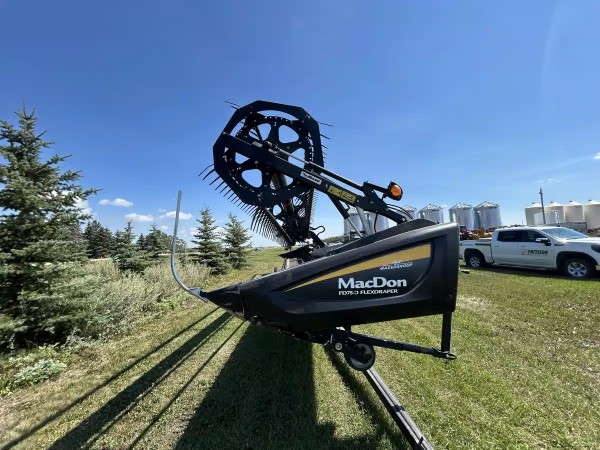Gallery image 2 for Used 2016 MacDon FD75 Header - Flex Draper
