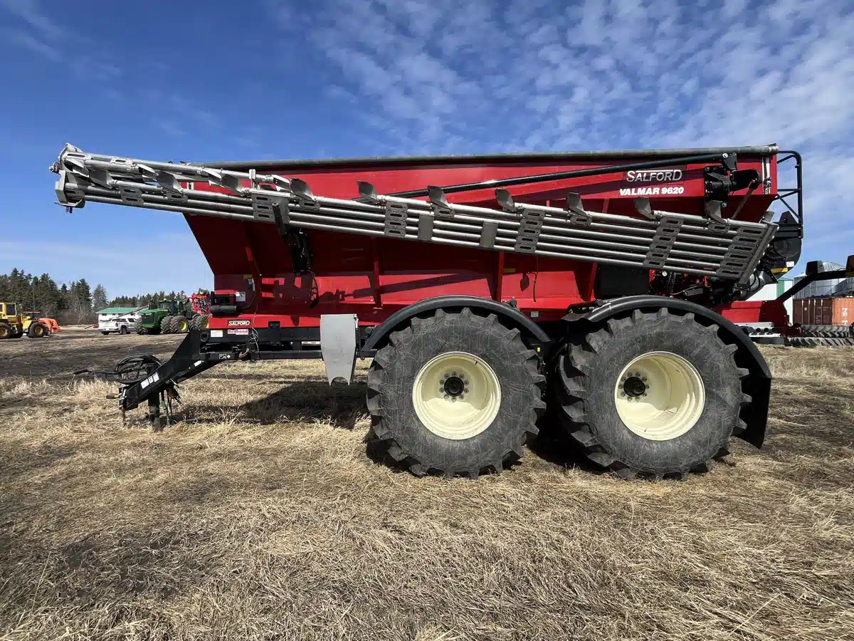 Gallery image 2 for 2022 Salford VALMAR 9620 Spreader - Fertilizer