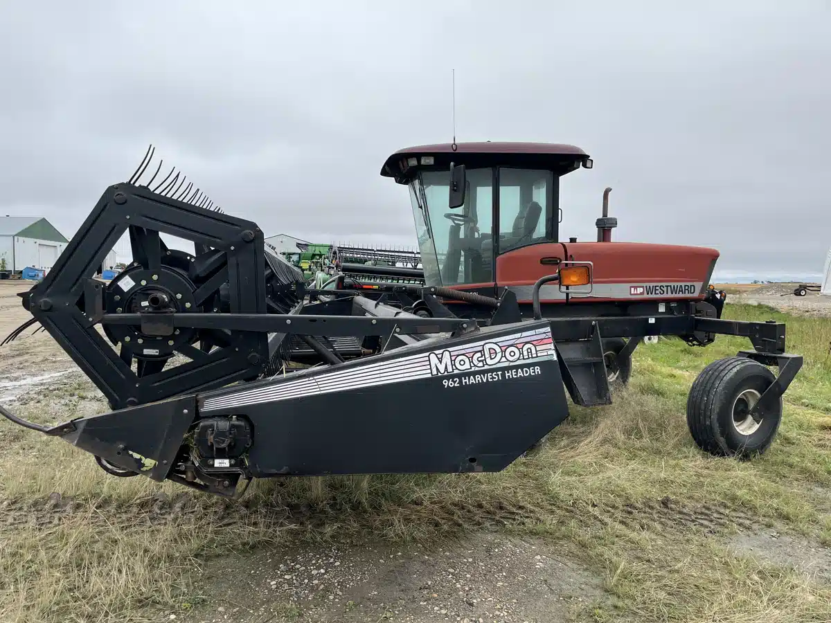 Gallery image 2 for Used 2005 MacDon 9352i Windrower