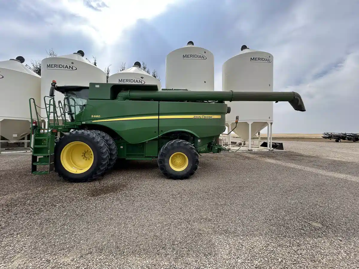 Gallery image 2 for Used 2014 John Deere S680 Combine