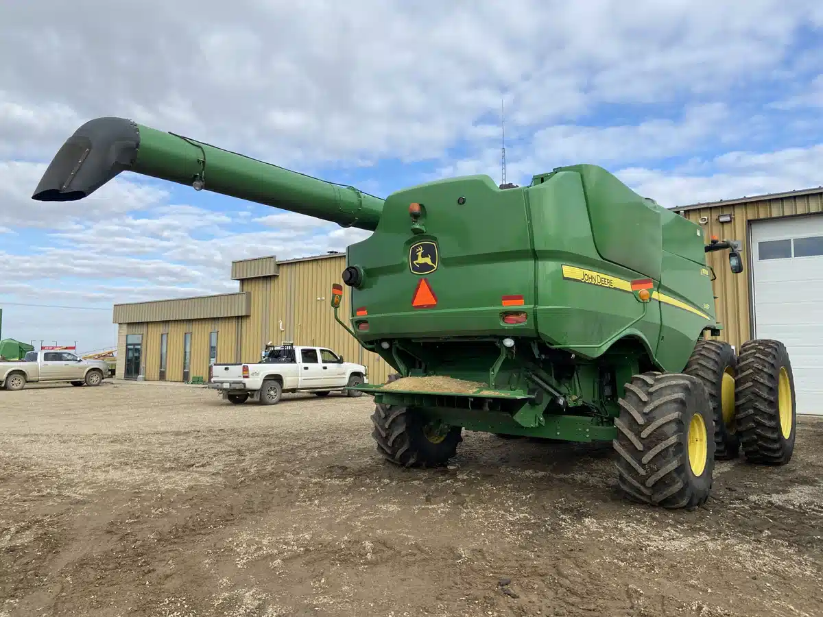 Gallery image 2 for Used 2014 John Deere S680 Combine