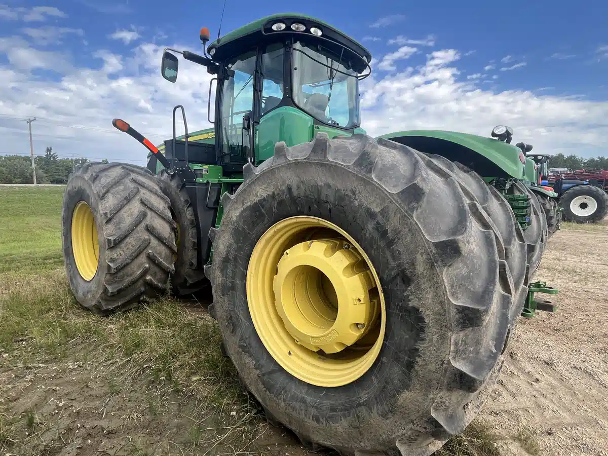 Gallery image 2 for Used 2012 John Deere 9560R Tractor