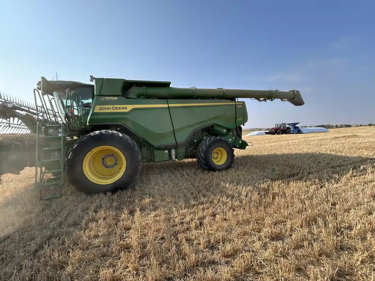 Gallery image 2 for Used 2024 John Deere X9 1000 Combine