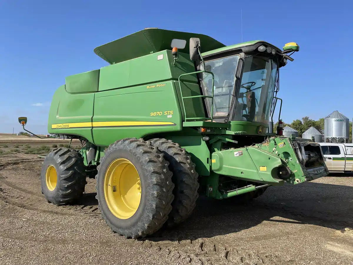 Gallery image 2 for Used 2011 John Deere 9870 STS Combine