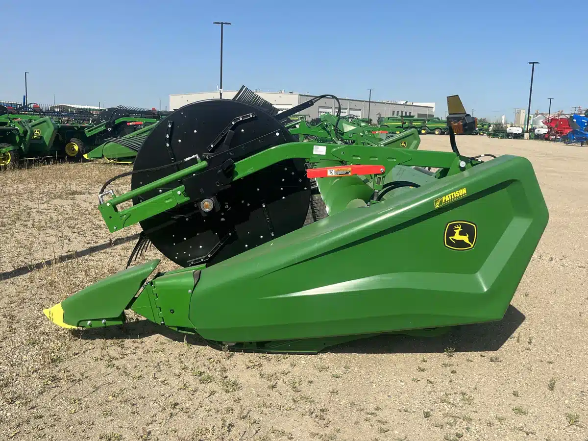 Gallery image 2 for Used 2023 John Deere HD40R Header - Draper