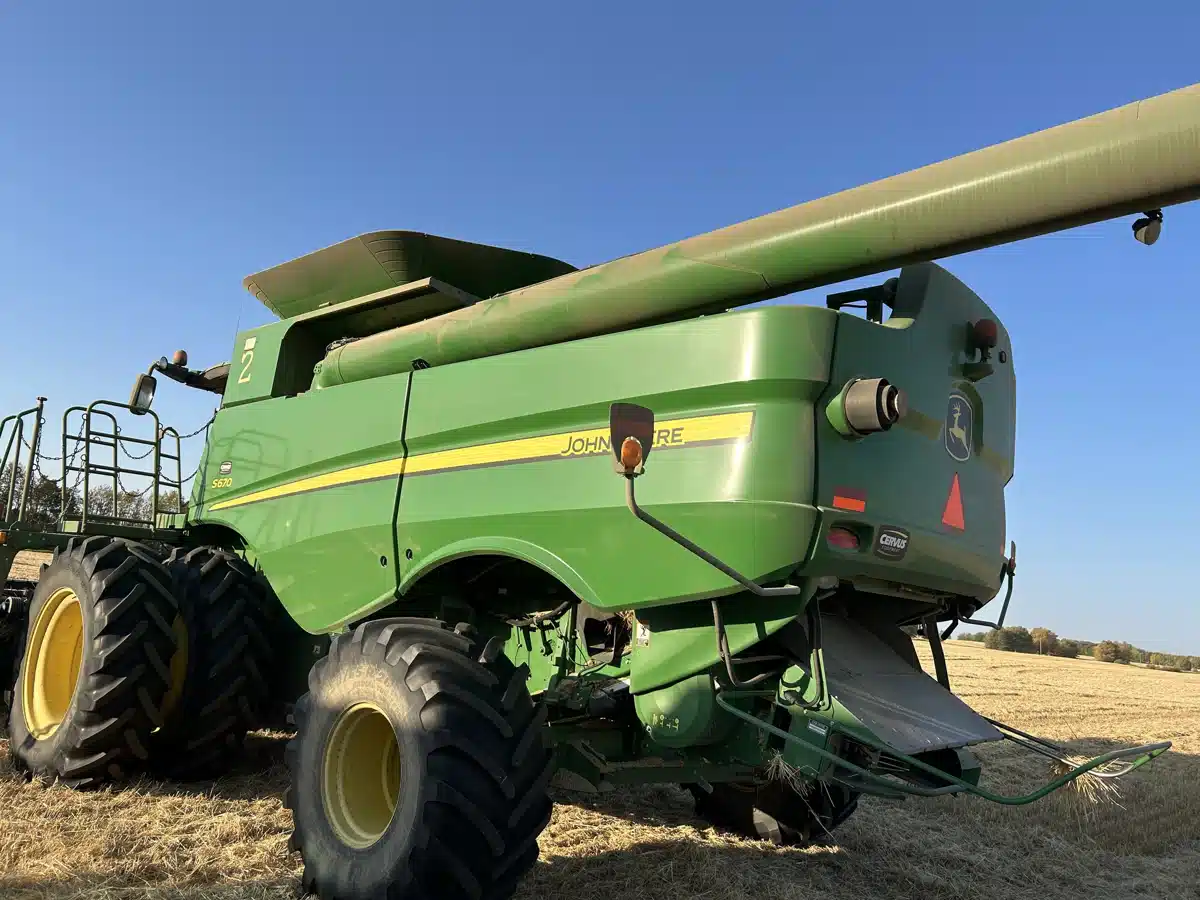 Gallery image 2 for Used 2013 John Deere S670 Combine