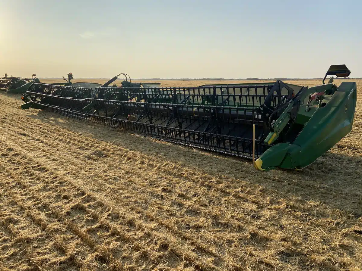 Gallery image 1 for Used 2023 John Deere HD45R Header - Draper