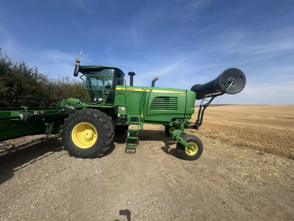 Gallery image 2 for Used 2015 John Deere W235 Windrower