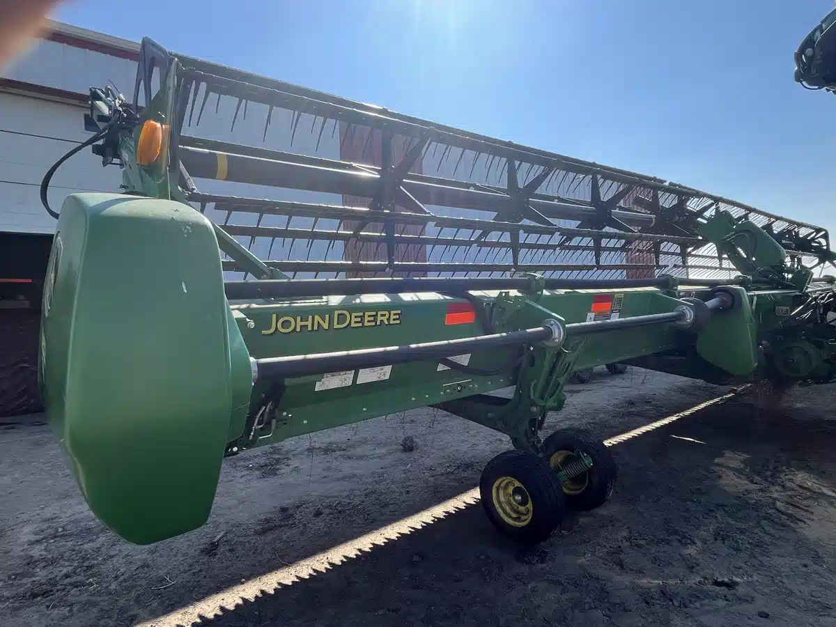 Gallery image 2 for Used 2015 John Deere 640D Harvester