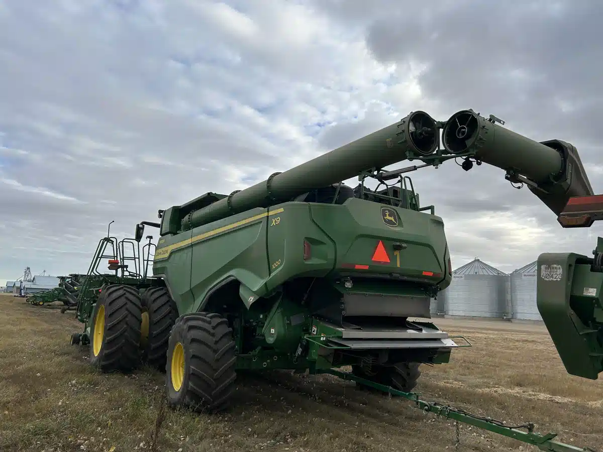 Gallery image 2 for 2024 John Deere X9 1000 Combine