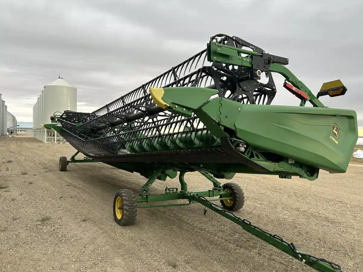 Gallery image 1 for Used 2024 John Deere HD45R Header - Draper