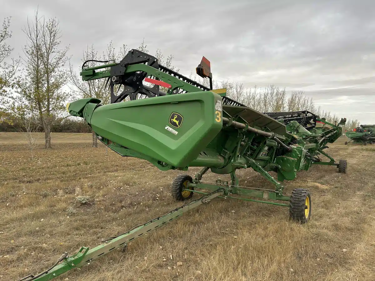 Gallery image 2 for Used 2024 John Deere HD45R Header - Draper