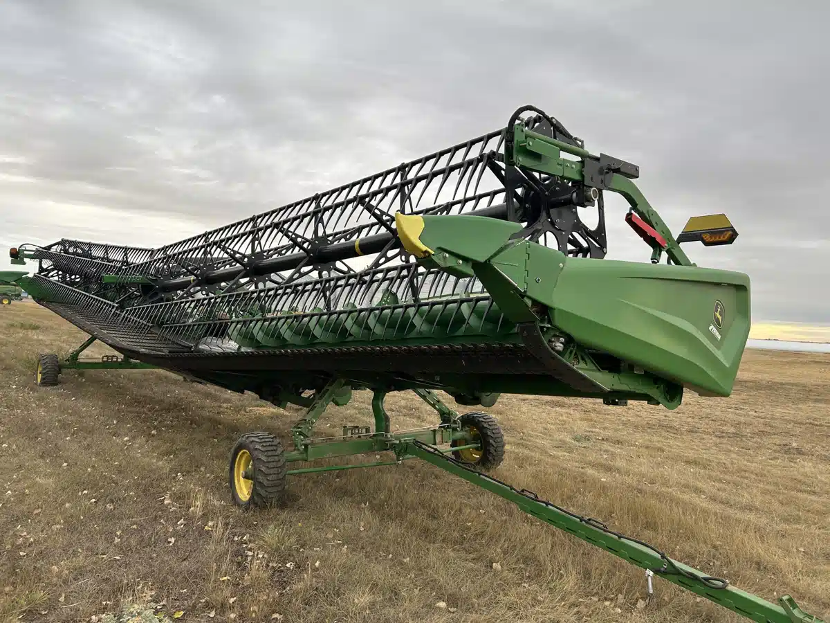 Gallery image 1 for Used 2024 John Deere HD45R Header - Draper