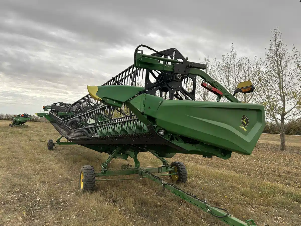 Gallery image 1 for Used 2024 John Deere HD45R Header - Draper