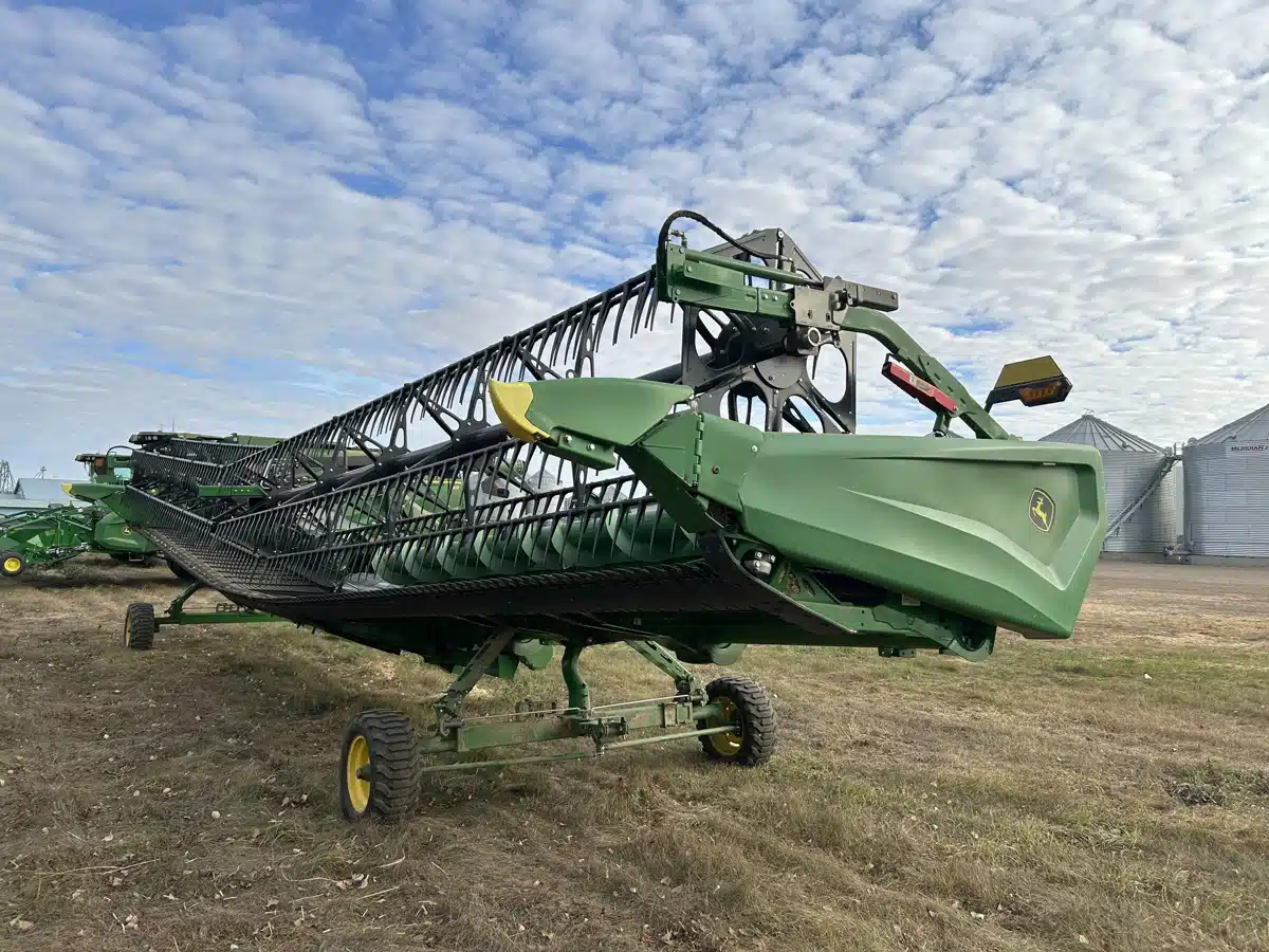 Gallery image 1 for Used 2024 John Deere HD45R Header - Draper