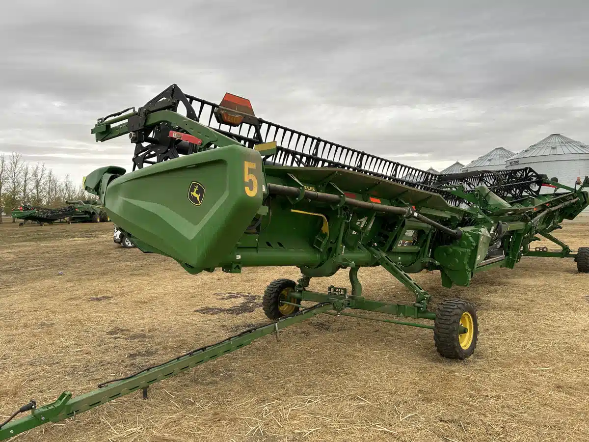 Gallery image 2 for Used 2024 John Deere HD45R Header - Draper