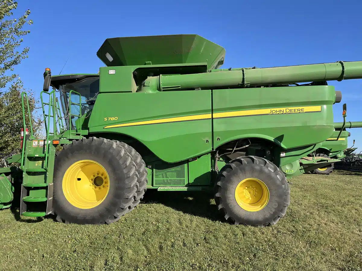 Gallery image 1 for Used 2018 John Deere S780 Combine