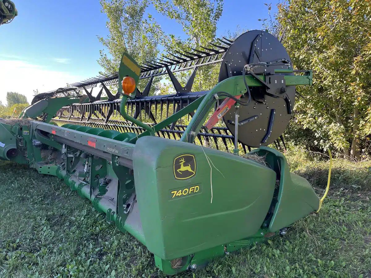 Gallery image 1 for Used 2019 John Deere 740FD Header - Draper