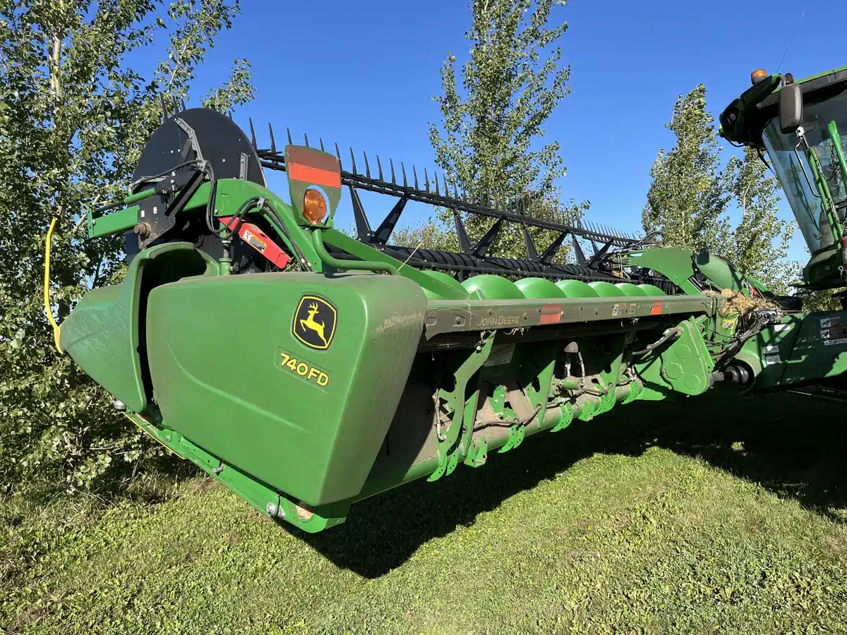 Gallery image 2 for Used 2019 John Deere 740FD Header - Draper