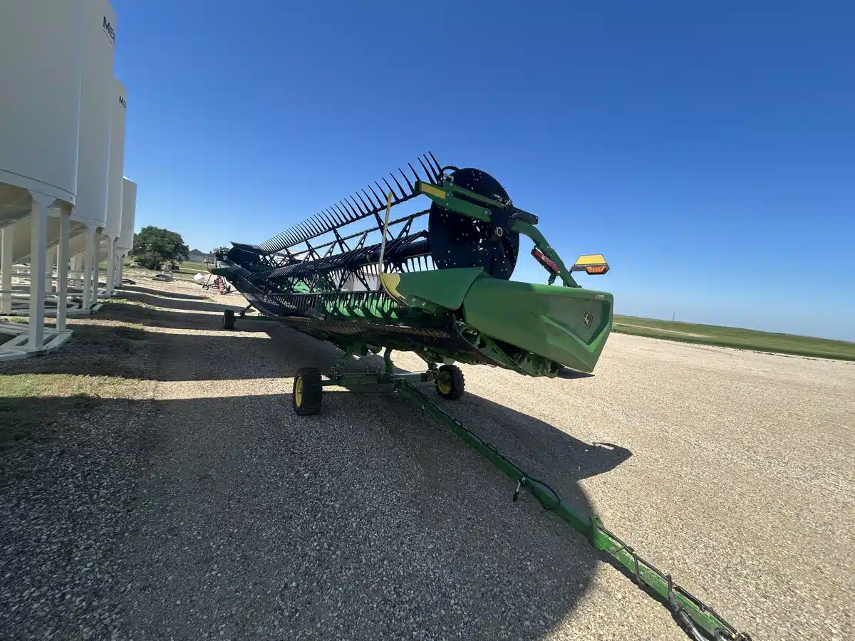 Gallery image 1 for Used 2024 John Deere HD45F Header - Flex Draper