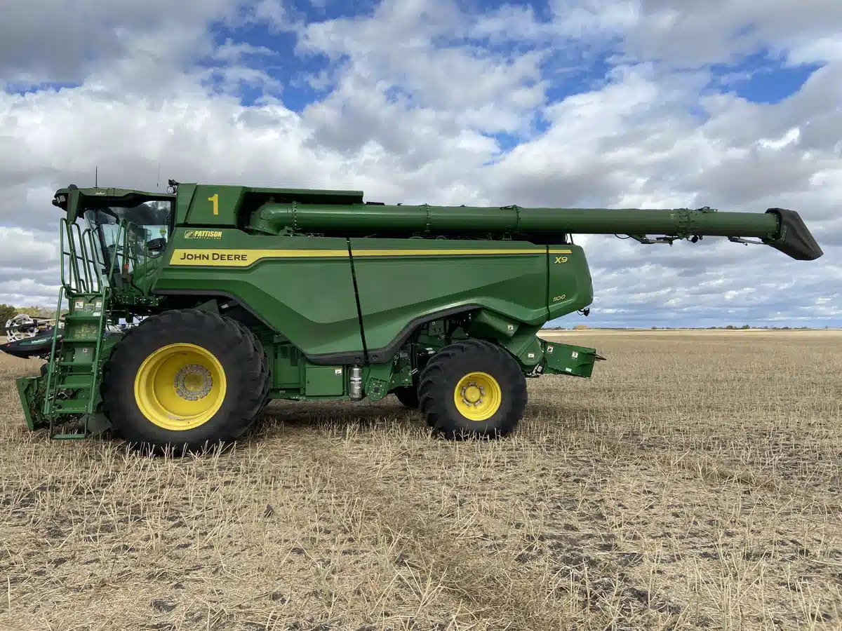 Gallery image 2 for 2024 John Deere X9 1100 Combine