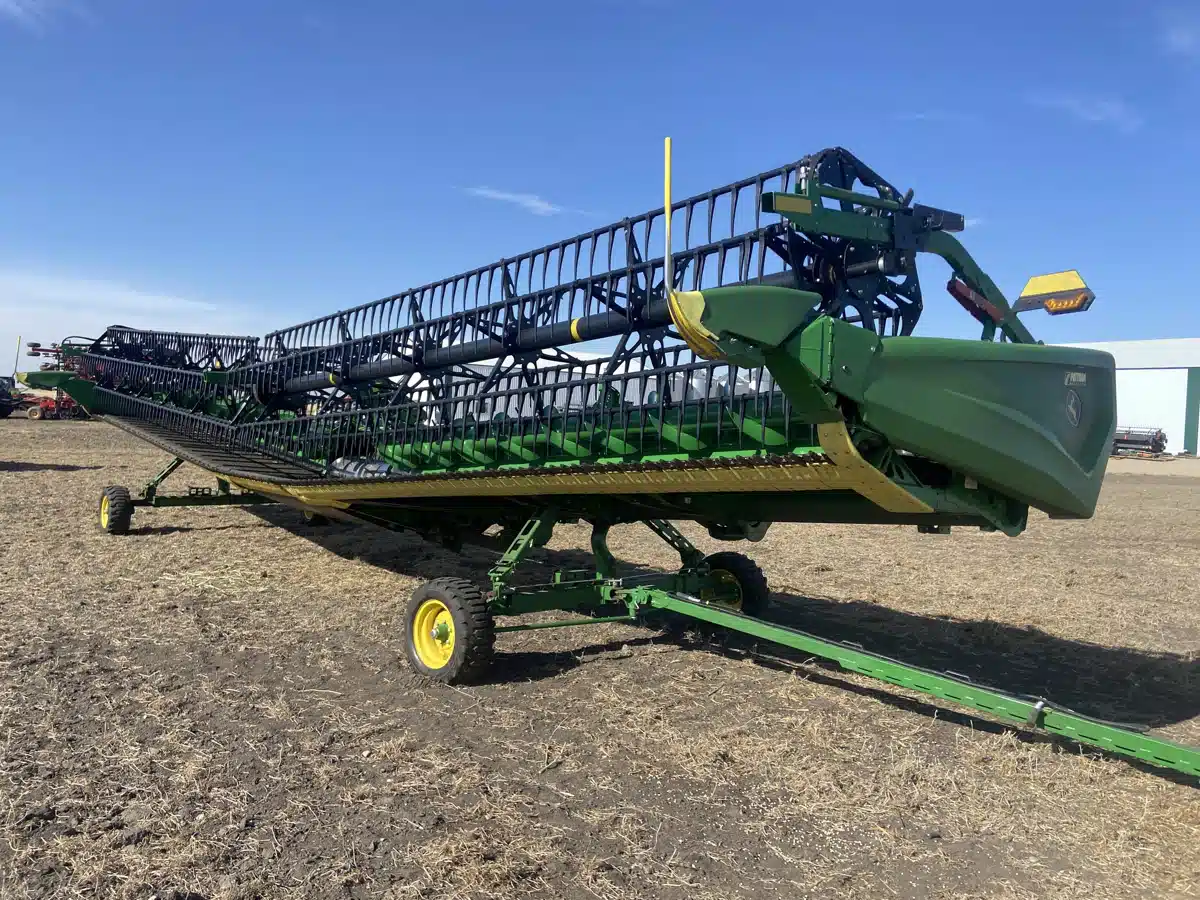 Gallery image 2 for Used 2024 John Deere HD45R Header - Draper