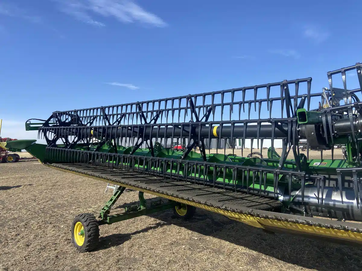 Gallery image 1 for Used 2024 John Deere HD45R Header - Draper