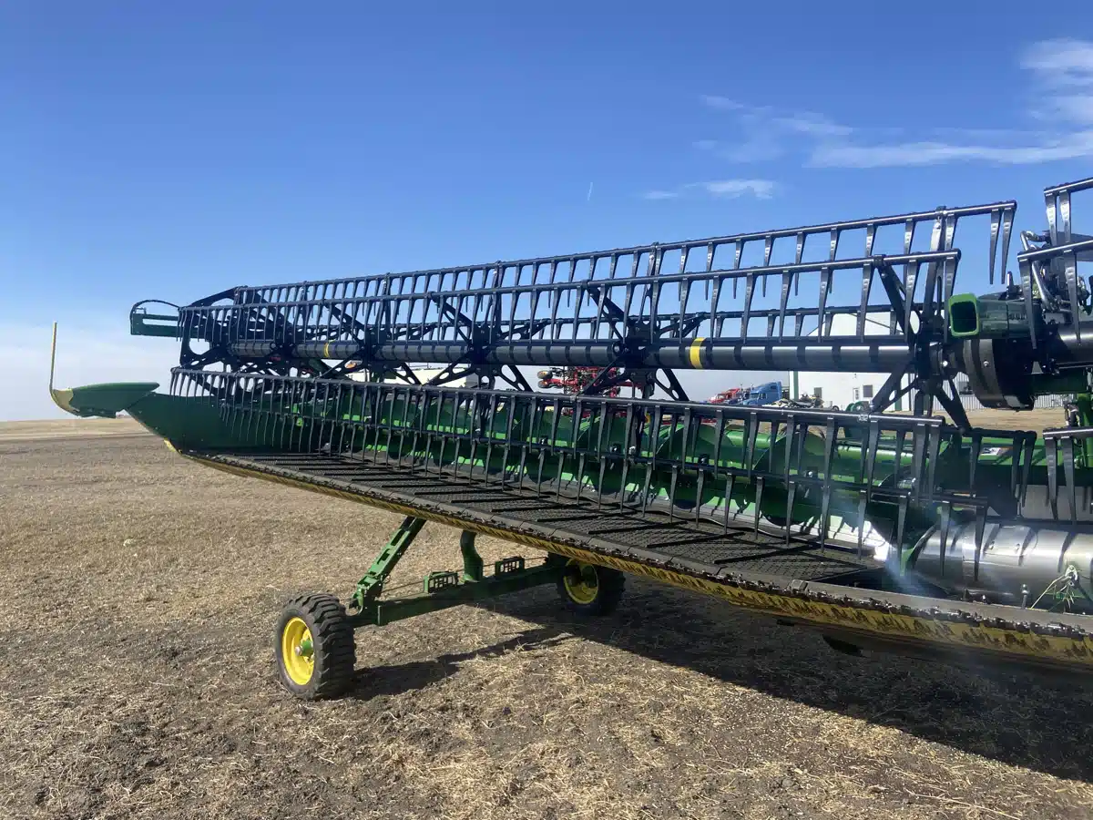 Gallery image 1 for Used 2024 John Deere HD45R Header - Draper