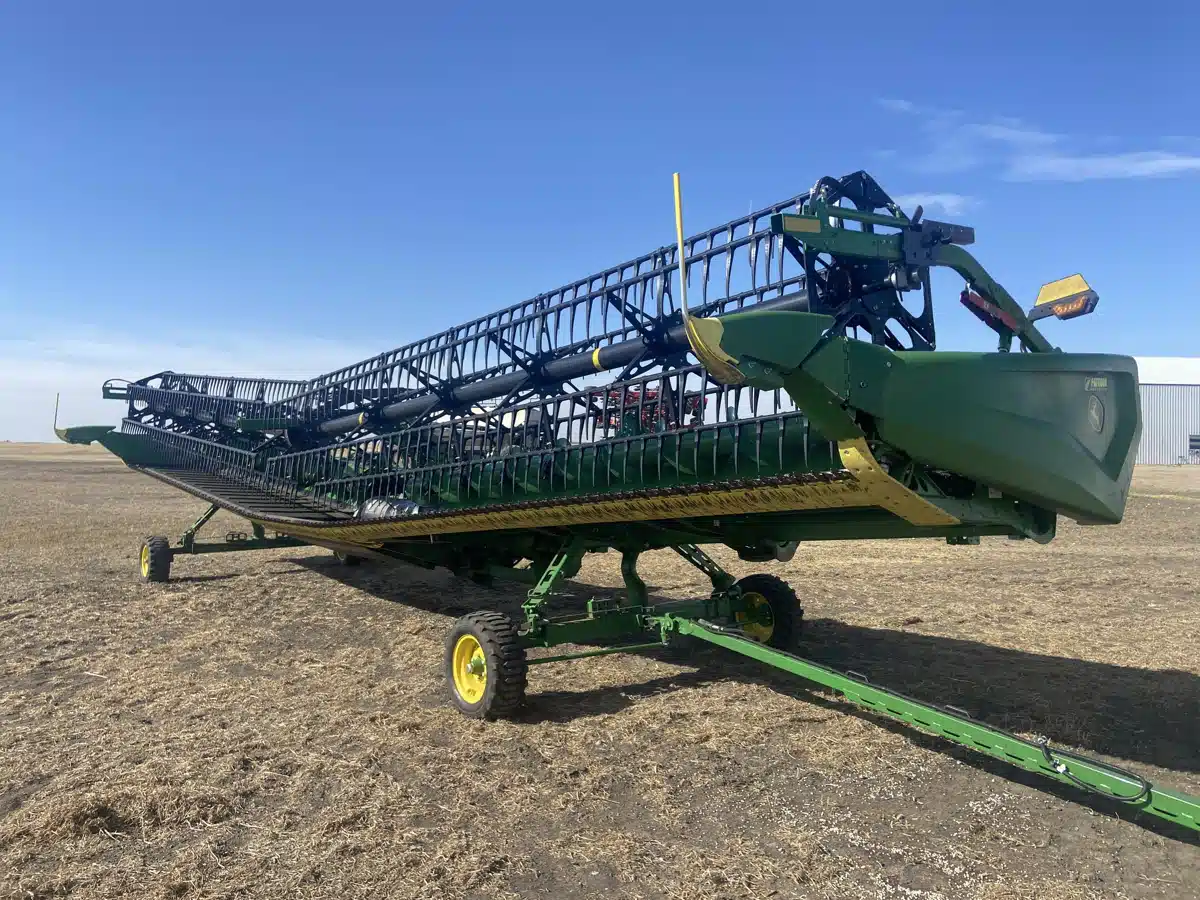 Gallery image 2 for Used 2024 John Deere HD45R Header - Draper