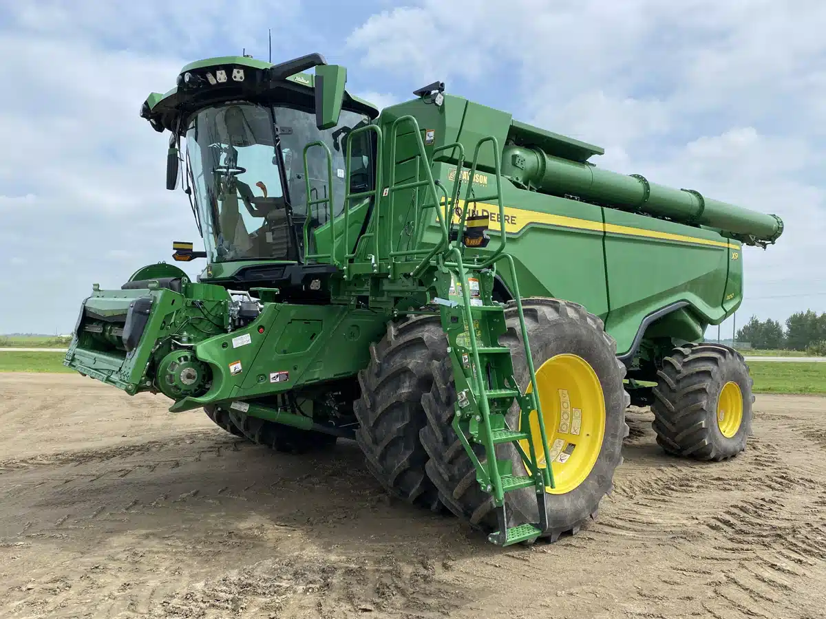 Gallery image 1 for Used 2024 John Deere X9 1100 Combine