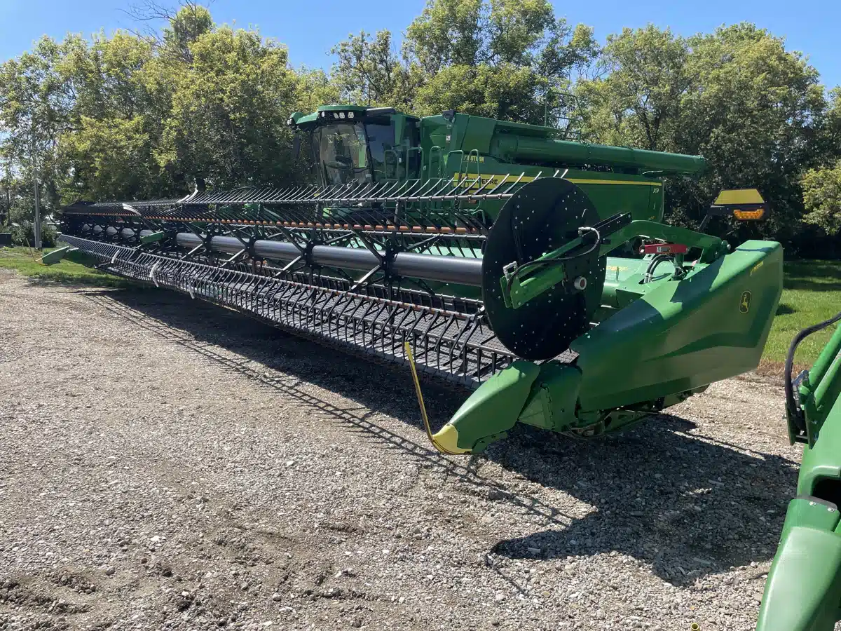 Gallery image 1 for 2024 John Deere HD50F Header - Flex